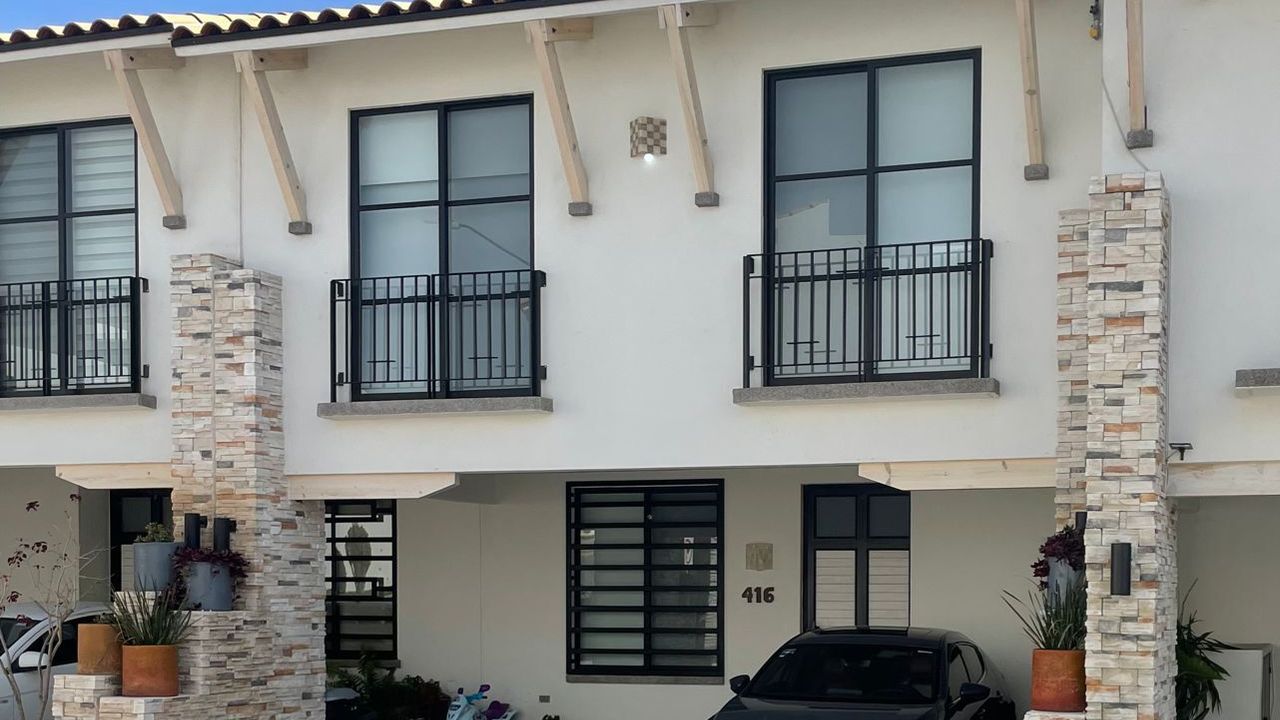 CASA EN VENTA LOMBARDÍA RESIDENCIAL, Casa ClubAlberca; León, Gto; Zona