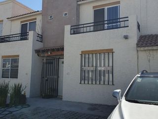 Venta de Casa en Ciudad del Sol, 2 Recamaras, 2 Baños Completos, 2 Autos