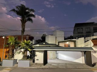 Venta casa Lomas de Tecamachalco gran terraza con asador 3 recamaras