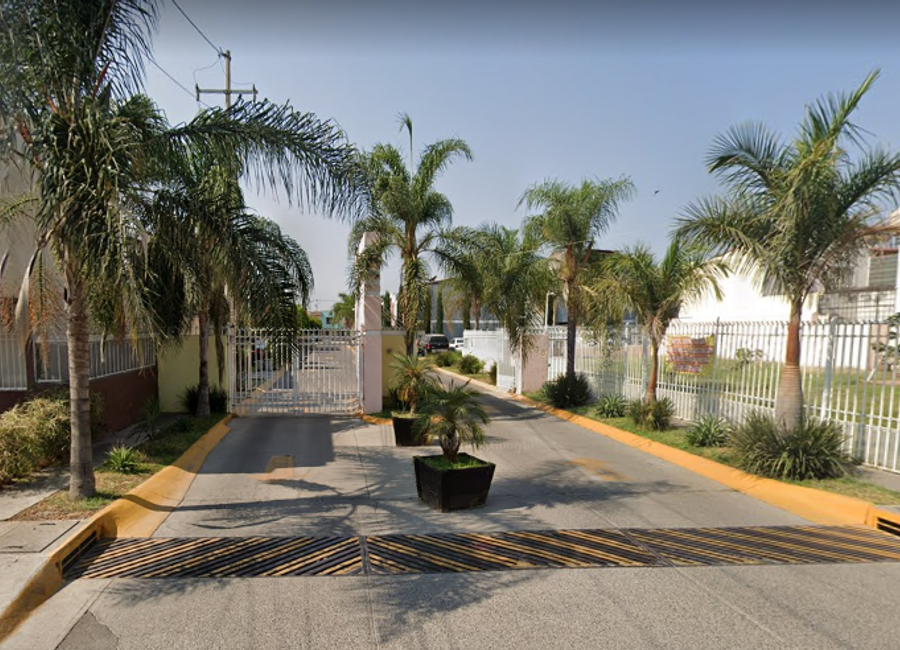 VENTA DE CASA EN COL PARQUES SANTA CRUZ DEL VALLE TLAQUEPAQUE JALISCO