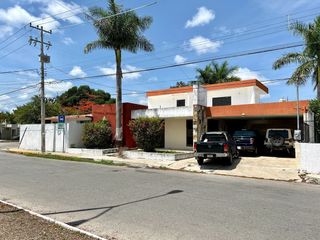 Casa para oficinas sobre avenida circuito colonias en renta, Mérida, Yucatán