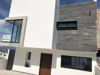 Preciosa Residencia en Zibatá - 3 Recámaras, 2.5 Baños, ROOF GARDEN, Premium!