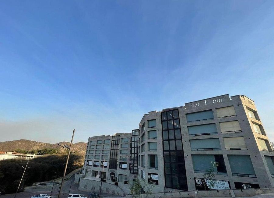 Oficina en Renta en Hacienda de Valle Escondido GIS 243753