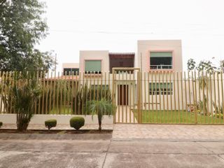 Se vende casa en Morelia, Fracc. Fresnos Arboledas