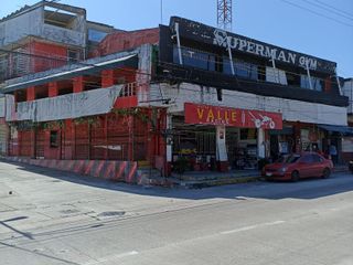 Venta de Edificio de 2 niveles con Locales Comerciales y Salones en esquina de Av. Justo Sierra, Col. Ruiz Cortines, Minatitlán, Ver.