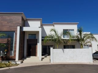 CASA EN VENTA LA ENCANTADA RESIDENCIAL