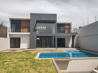 Hermosa residencia estilo minimalista para estrenar dentro del Frac. Burgos Buga