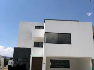 espectacular casa en venta en Lomas de Angelópolis