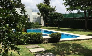 CUERNAVACA, HDA. TETELA, VENDO CASA SOLA 750 MTS. JARDIN, ALBERCA $7,500,000.00