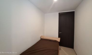 Departamento con estudio, en VENTA. Constituyentes Queretaro