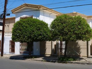 Casa en VENTA en esquina Vista Hermosa