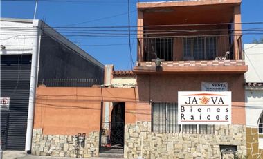 Casa para remodelar frente al parque COL. HIDALGO