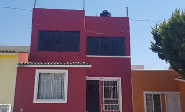 CASA EN VENTA 4 RECAMARAS POR SALIDA QUIROGA