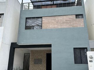 CASA EN VENTA EN RESERVA ACANTO, APODACA