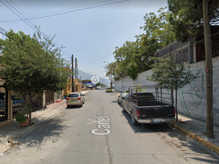 Casa en Fracc. Jardines de Santa Catarina, Nuevo León. **Remate Bancario**.