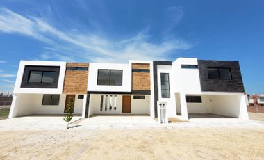 Casa en venta en LA VID Residencial, Cuautlancingo. Fracc con alberca y rápido acceso a Periférico