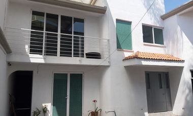 CASA EN VENTA  CERCA DE HERMANOS SERDAN