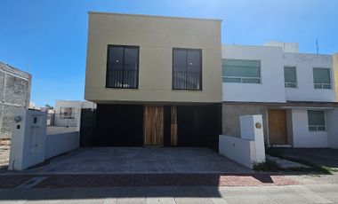 CASA EN VENTA EN EL REFUGIO, QUERÉTARO