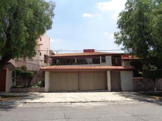 Casa en Venta en Ciudad Satelite Naucalpan de Juarez GIS 24-184