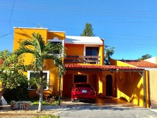 Casa en Venta en Jardines de Vista Alegre. A 150mts del Club Bancarios.
