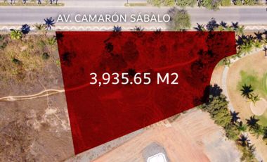 Terreno en venta sobre Av. Camarón Sábalo