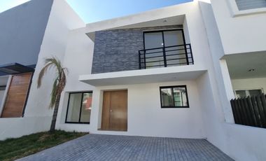 ILUMINADA CASA EN VENTA EN REFUGIO RESIDENCIAL