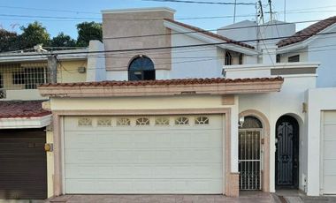 CASA EN VENTA EN LAS QUINTAS