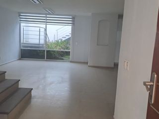 EXCELENTE CASA REMODELADA EN LOMA BONITA RECIDENSIAL