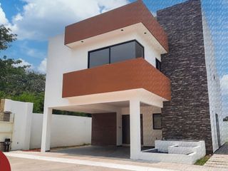 Casa a la venta Medellín, Veracruz; residencial con alberca