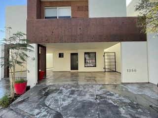 CASA EN VENTA EN CUMBRES SAN PATRICIO