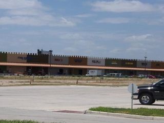 Terrenos Comerciales en venta en la Central de Abastos de San Antonio Texas.