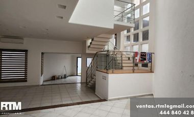 Casa en venta en remodelacion en miravalle