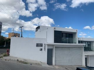 Casa en venta en Villa Colonial, Tijuana Cerca de la Garita de Otay, Bellas Arte