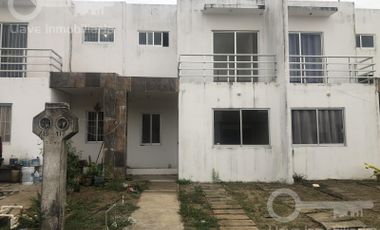 Venta de Casas de 2 niveles y 3 habitaciones en Calle Lubina, Fracc. Arenke, Coatzacoalcos, Ver.