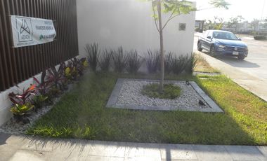 VENDO  CASA EN FRACC. PALMAS GREEN MEDELLIN.VER.