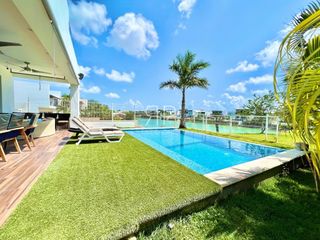Exclusiva casa en venta en Cancún, Residencial Lagos del Sol.