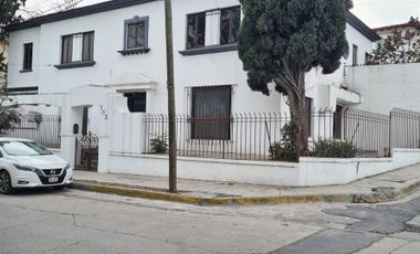 CASA EN VENTA  CON USO DE SUELO OBISPADO