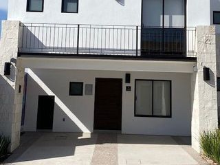 Se Vende Casa en El Refugio, Jardín, 3 Recamaras,  Family Room, Alberca