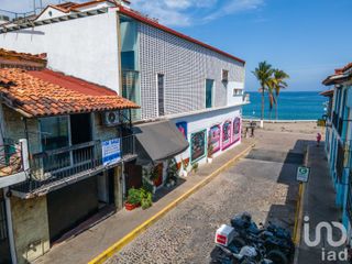 Casa en venta  a pie de malecón en el Centro de Puerto Vallarta