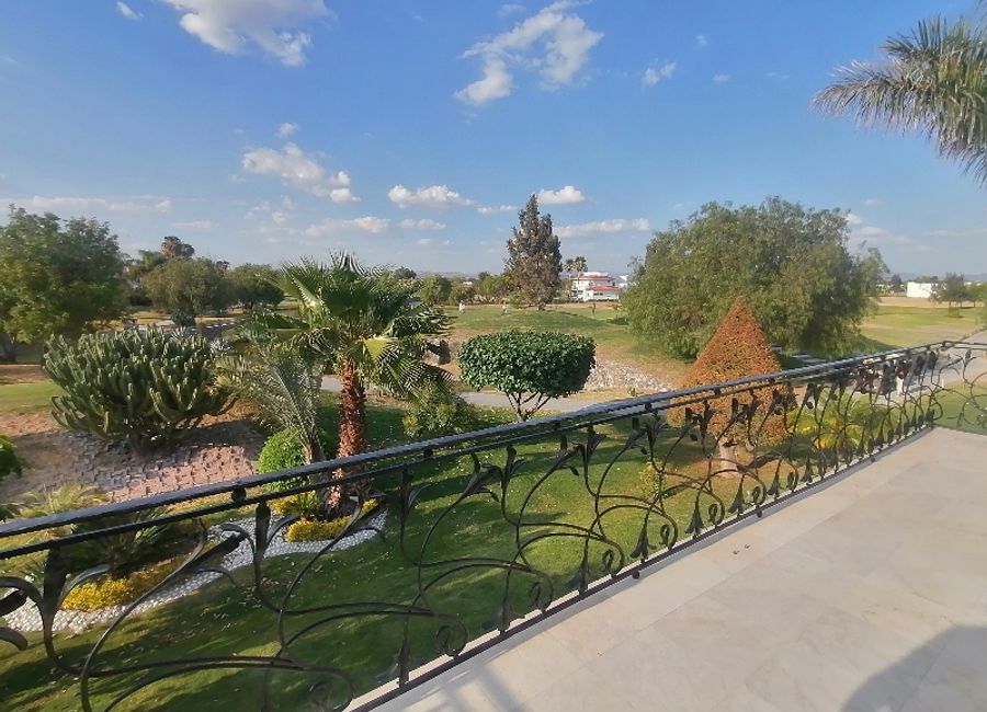 SE RENTA CASA EN EL ÁLAMO COUNTRY CLUB CON VISTA AL CAMPO DE GOLF