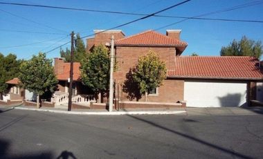 Casa en Venta en Lomas Universidad, en Fracc. Privado.