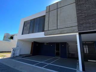 CASA EN RENTA AL NORTE EN COTO AGUASCALIENTES