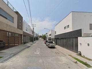 GRAN OPORTUNIDAD DE REMATE!!!! HERMOSA CASA EN COLINAS DE LAS CUMBRES, MONTERREY, NUEVO LEÓN