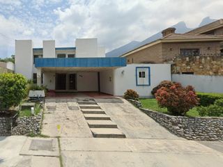 Bonita casa ubicada en Col. Country, Monterrey.