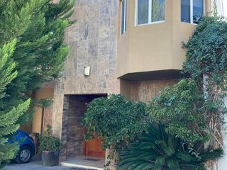 CASA EN VENTA EN RESIDENCIAL LOS LAURELES.