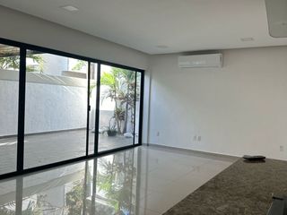 Casa en renta 4 recámaras en Av. Huayacan Cancún