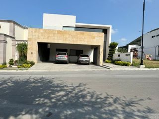 RESIDENCIA EN VENTA EN LAGOS DEL VERGEL