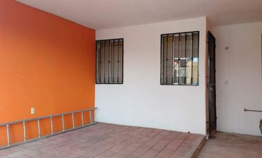 CASA EN VENTA EN CONJUNTO HABITACIONAL SAN BERNABE DE LA CANTERA