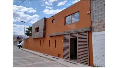 CASA EN VENTA TIPO DEPA EN HIMNO NACIONAL 2A. SECCIÓN