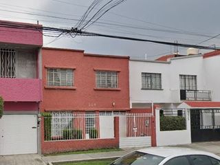 Acogedora Casa en la Narvarte, Benito Juarez, en Venta Remate Bancario